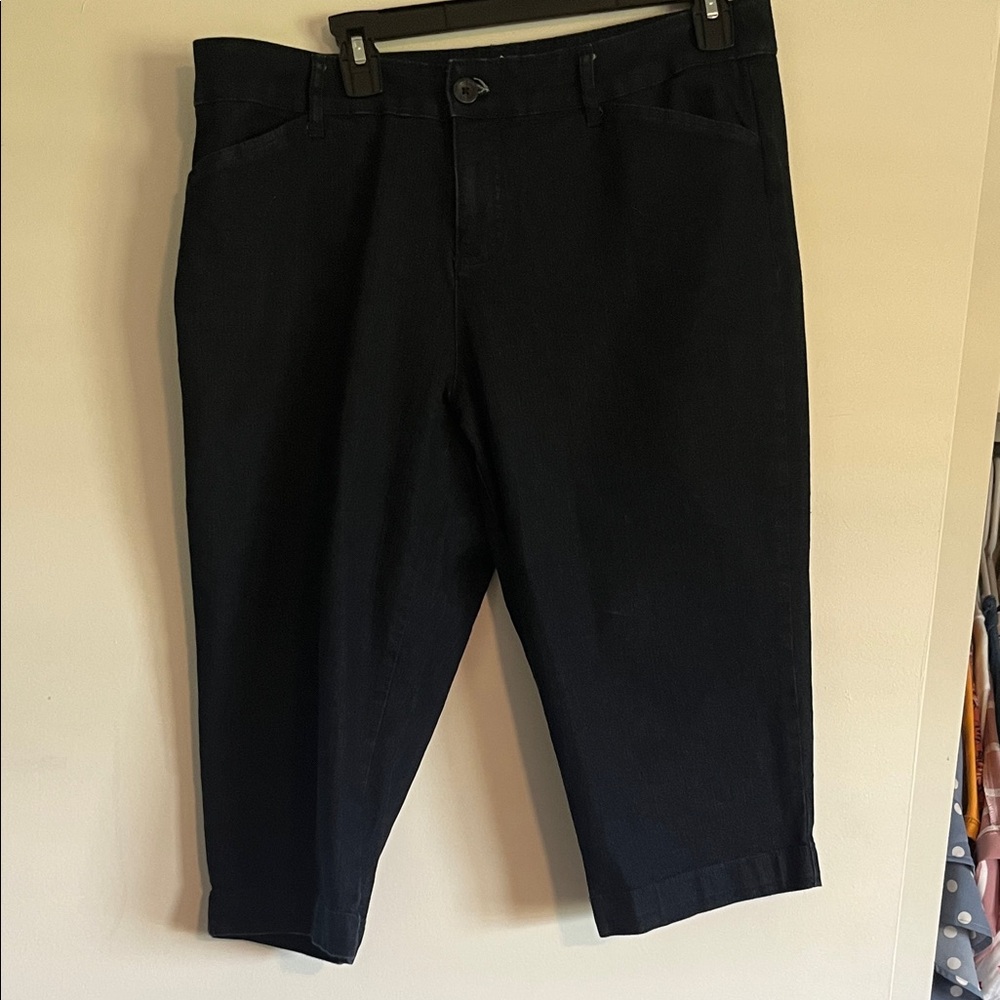 St. John's Bay Dark Cropped Pants